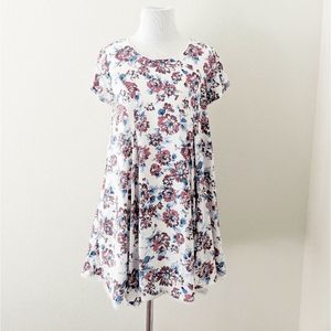Silence + Noise Urban Outfitters Size XS Short Sleeve Floral Swing Dress